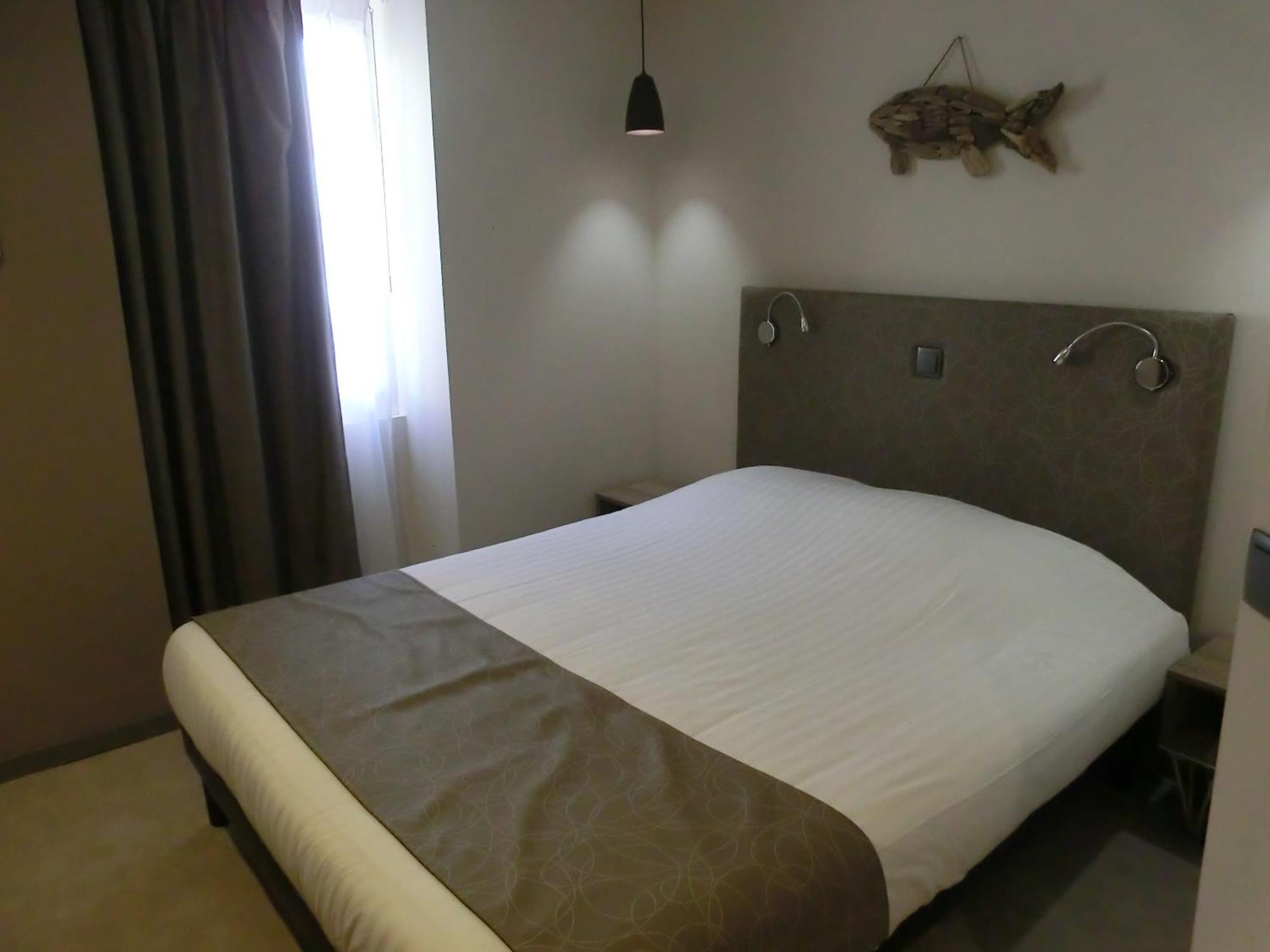 Hotel Sur Le Quai Port Vendres Oda fotoğraf