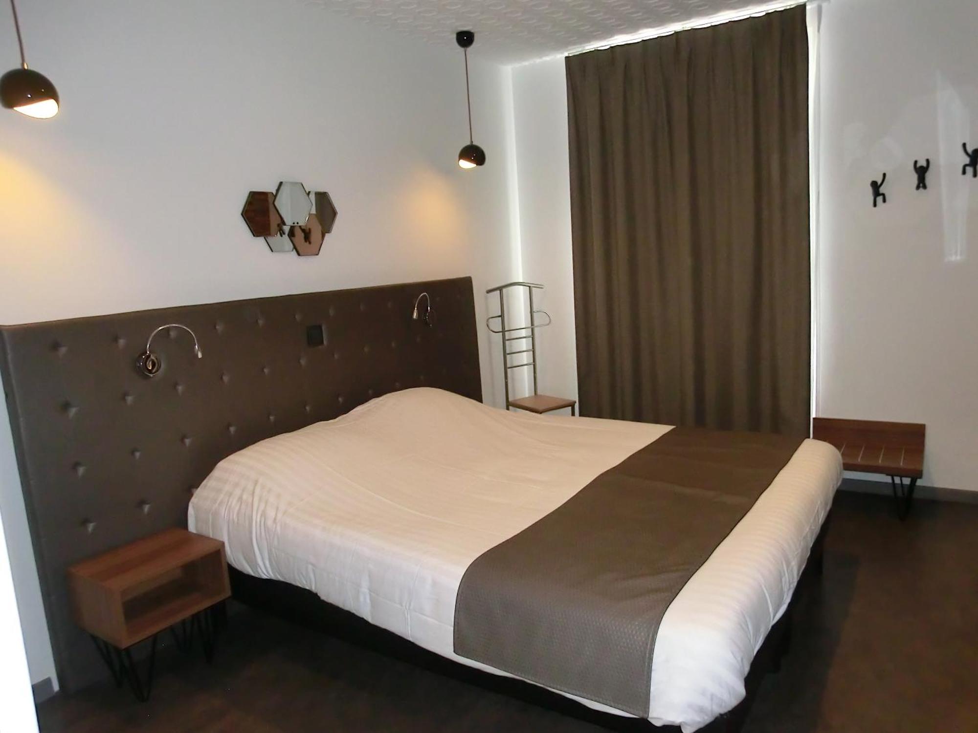 Hotel Sur Le Quai Port Vendres Oda fotoğraf